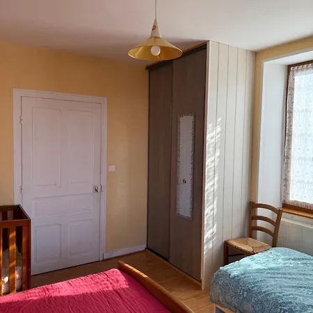 Prázdninový dům De 25 Chemin Du Grand Pacher Le Bourg De 63120