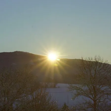 De 25 Chemin Du Grand Pacher Le Bourg De 63120 Ferienhaus
